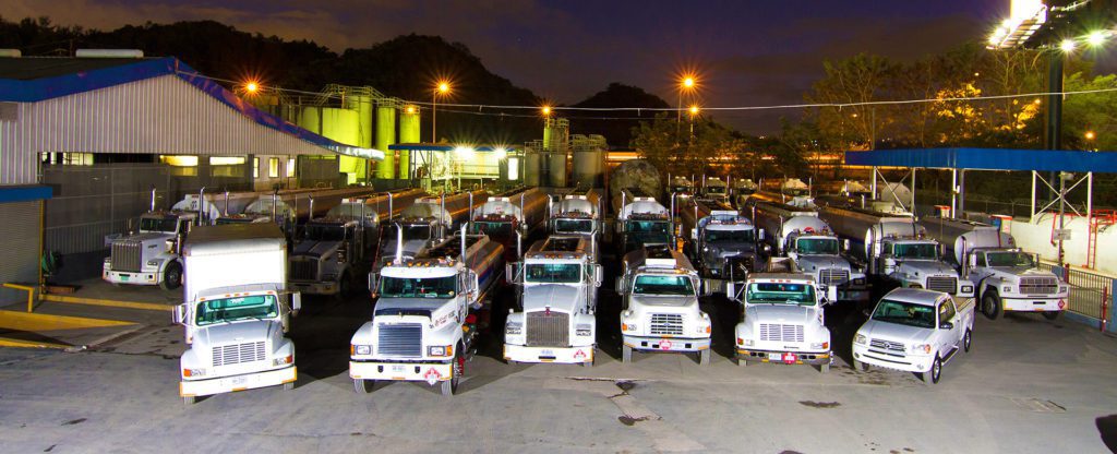 Tanques y camiones de gasolina y diésel I Flota Puerto Rico