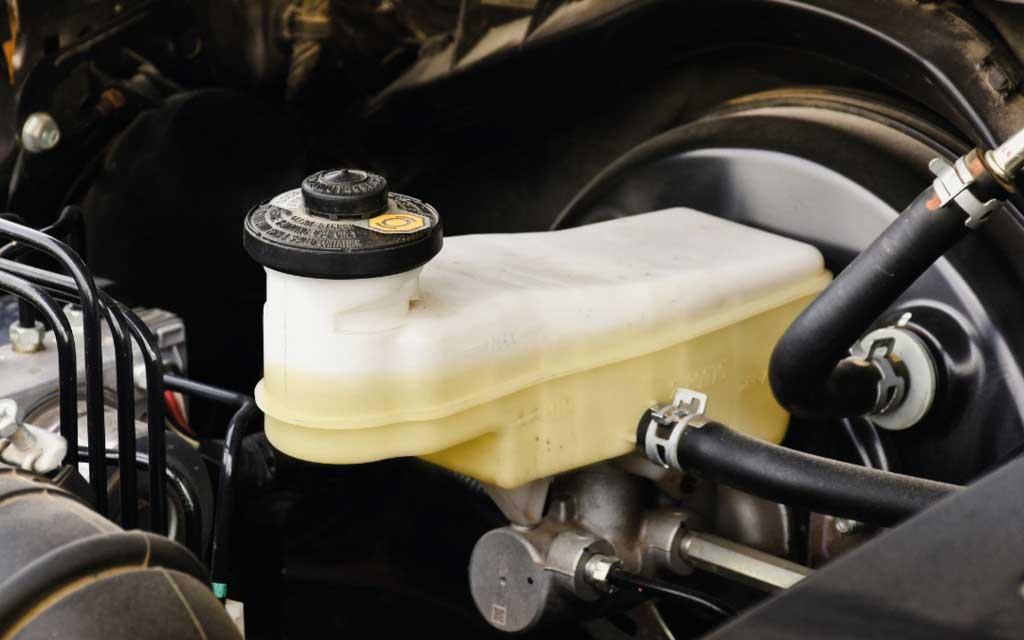 Brake Cleaner vs Brake Fluid: what are the differences?