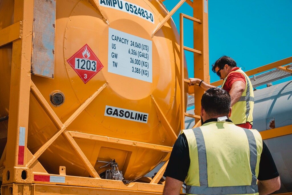 Camión de gasolina para entrega en Puerto Rico