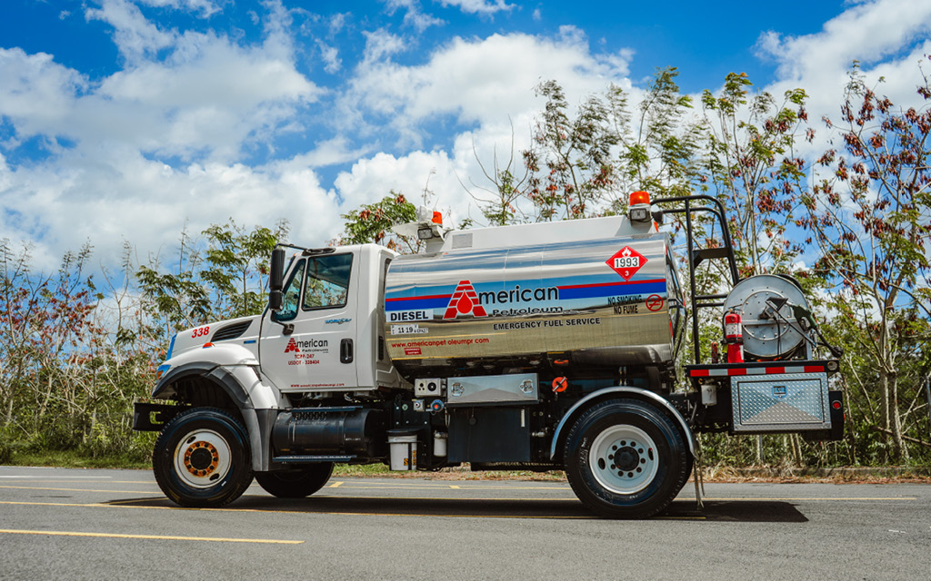 La importancia de alquilar camiones para combustible ante huracanes y escasez de gas